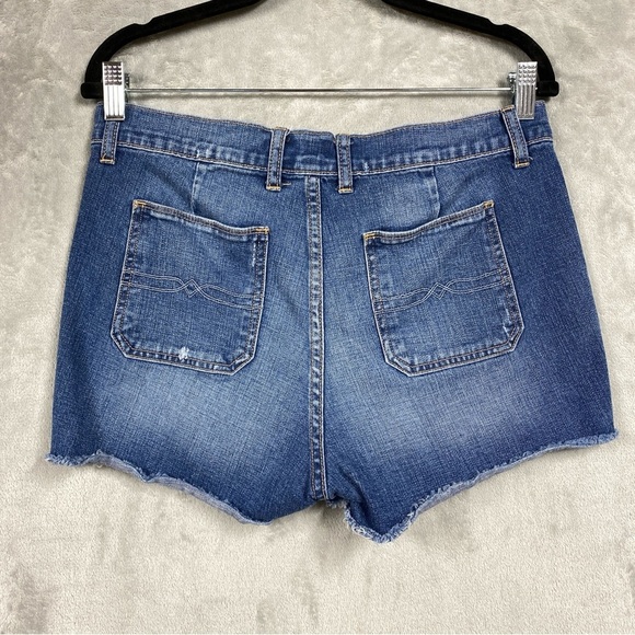 Lucky Brand Cut Off Denim Short Patch Pocket Size 10 / 30 - Picture 5 of 7